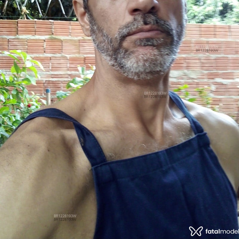 Acompanhante Homem raiz - Feed
