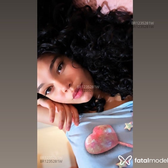 Acompanhante Lary - Feed