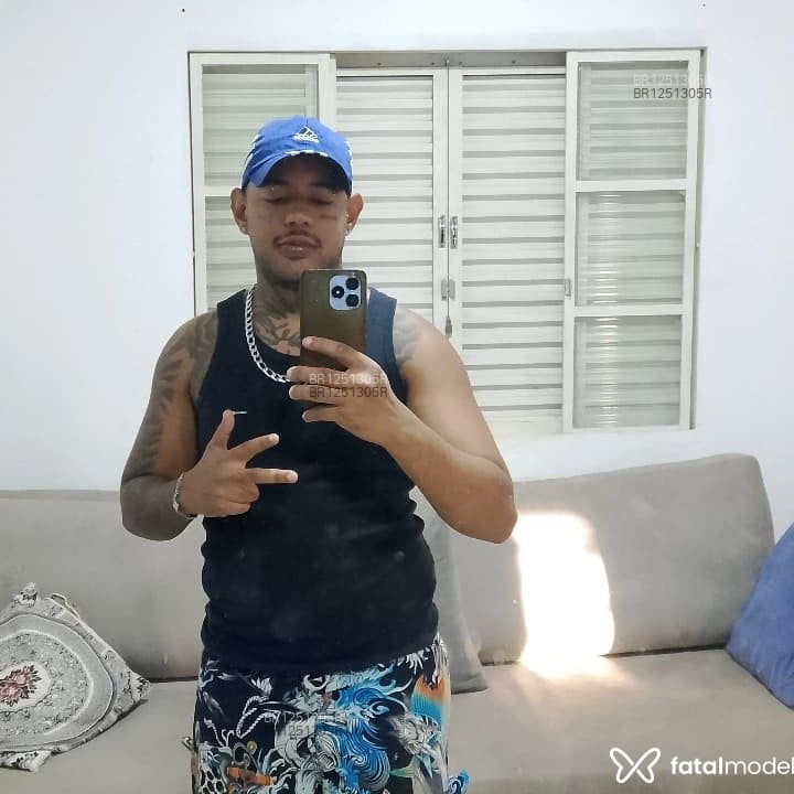 Acompanhante Irineo - Feed