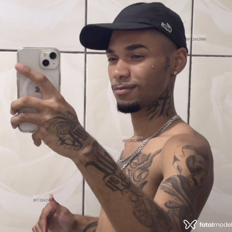 Acompanhante Oliver - Feed