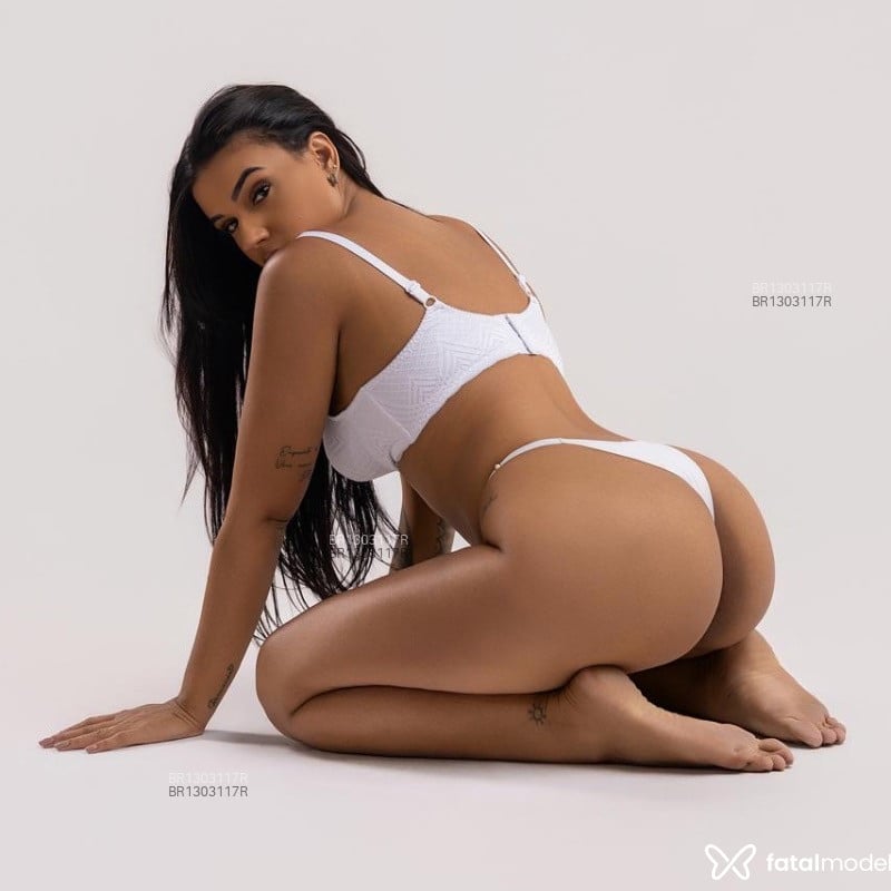 Acompanhante MARQUEZINEE - Feed