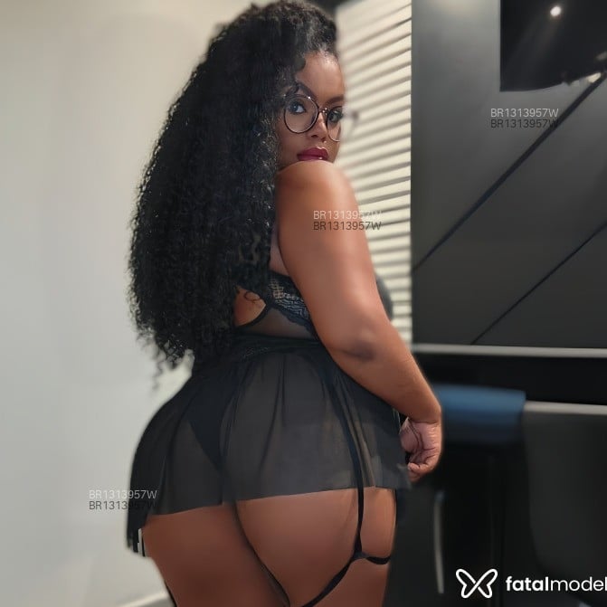 Acompanhante Kiara - Feed