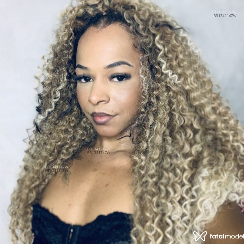 Acompanhante Barbiee Black - Feed