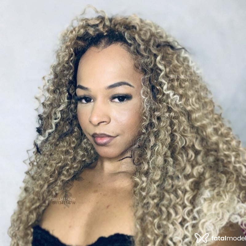 Acompanhante Barbiee Black - Feed