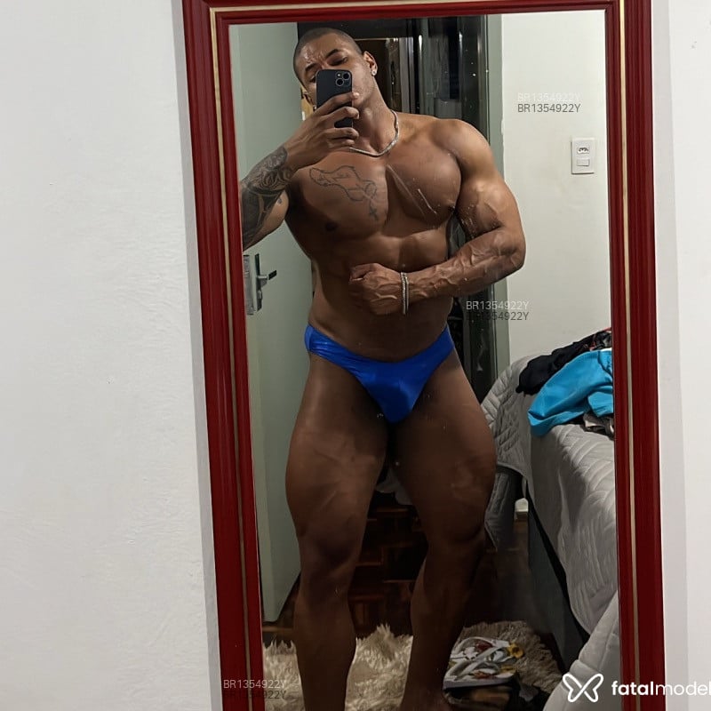 Acompanhante BlackModel - Feed
