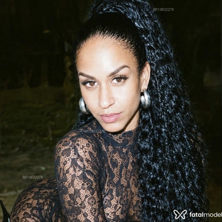 Acompanhante Mari - Feed