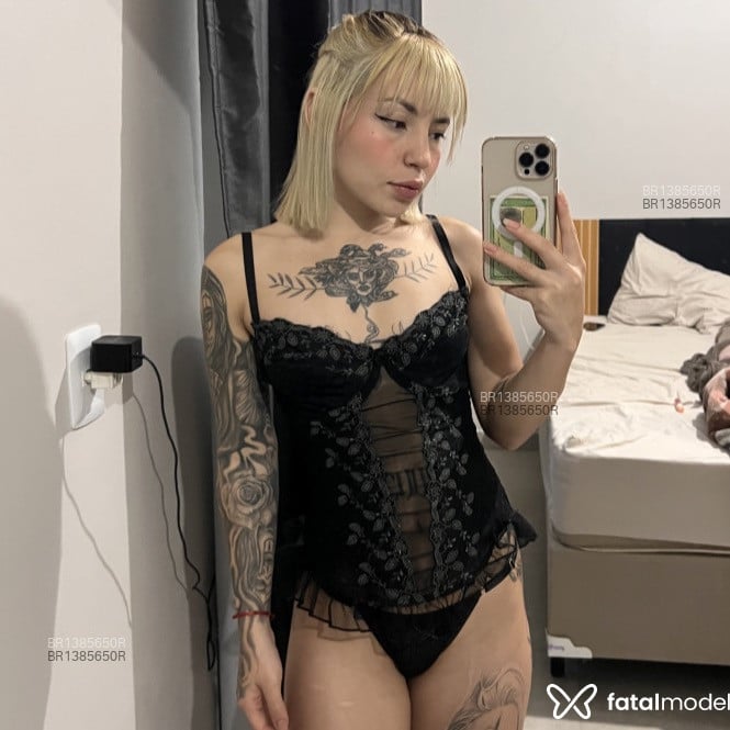 Acompanhante Rebecca - Feed