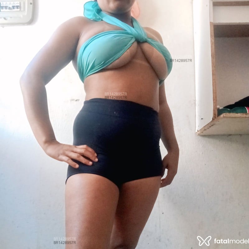 Acompanhante Jenni - Feed