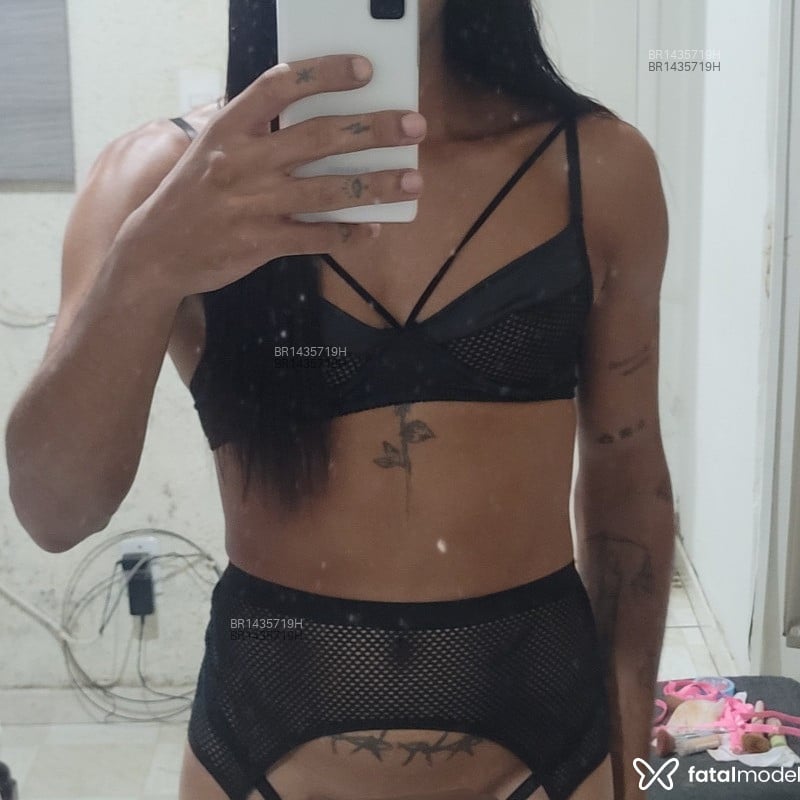 Acompanhante Morena - Feed