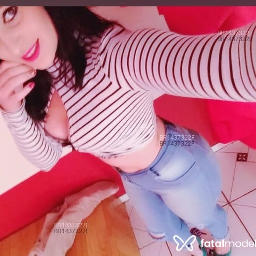 Acompanhante May - Feed