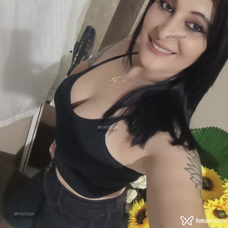 Acompanhante May - Feed