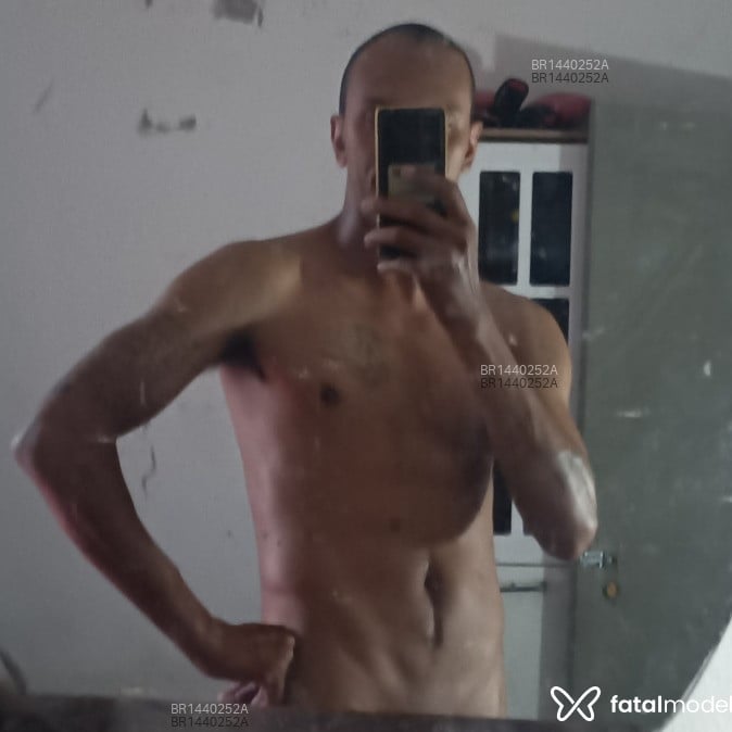 Acompanhante Leão Negro - Feed