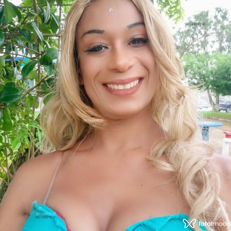 Acompanhante Pyetra Voltz - Feed