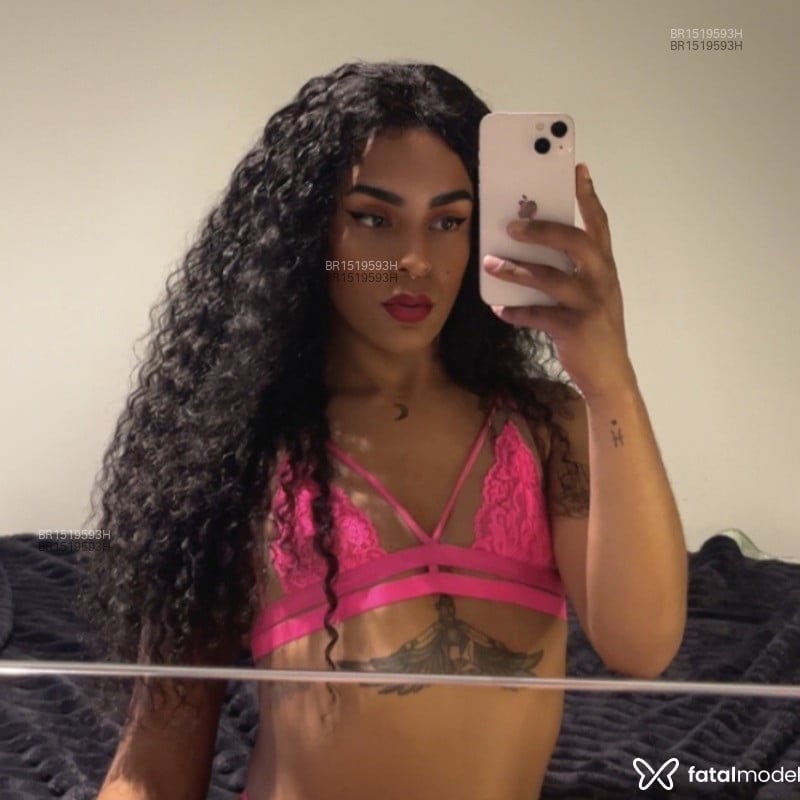 Acompanhante Lyrena - Feed