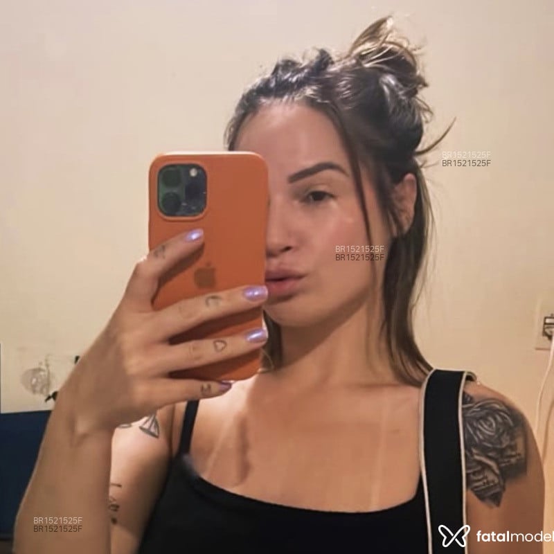 Acompanhante Vick - Feed