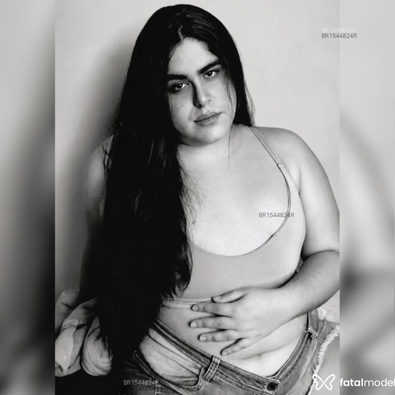 Acompanhante Khloé - Feed