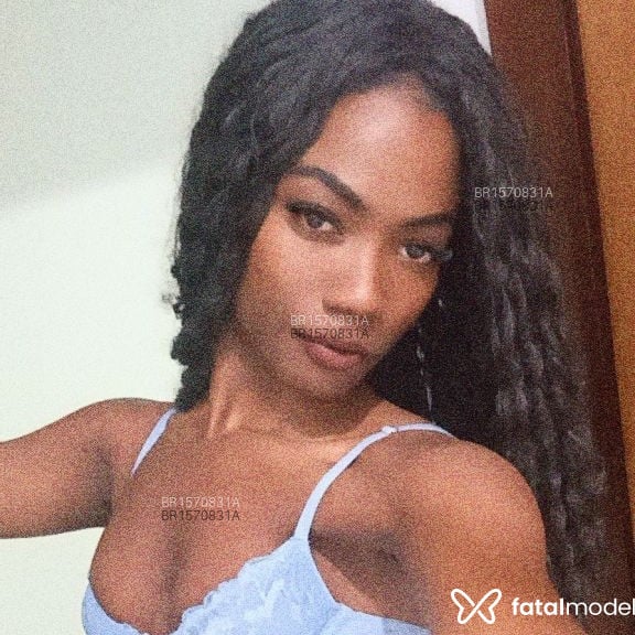 Acompanhante Preta - Feed