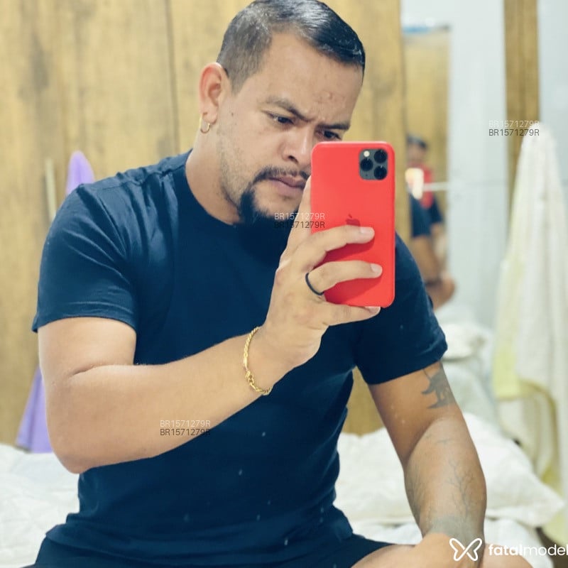 Acompanhante Romário - Feed