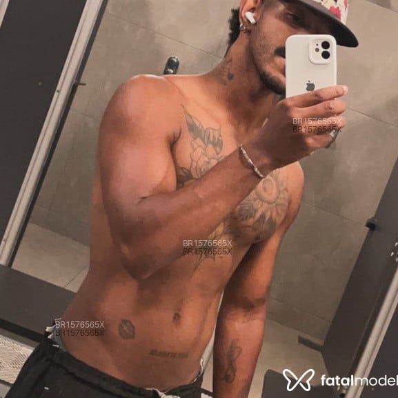 Acompanhante Henrique - Feed