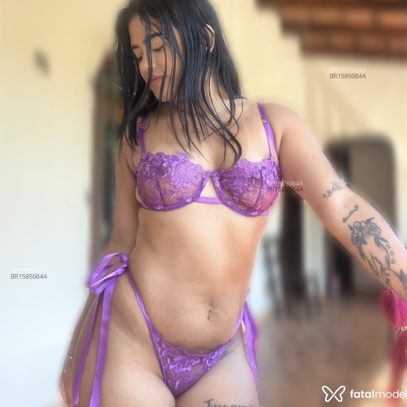 Acompanhante Sara - Feed