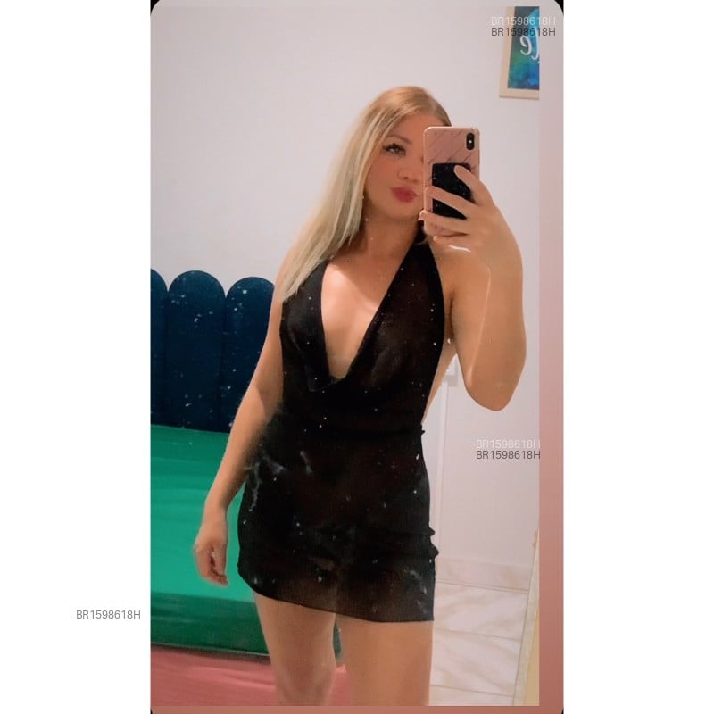 Acompanhante Izzy Ferraz - Feed