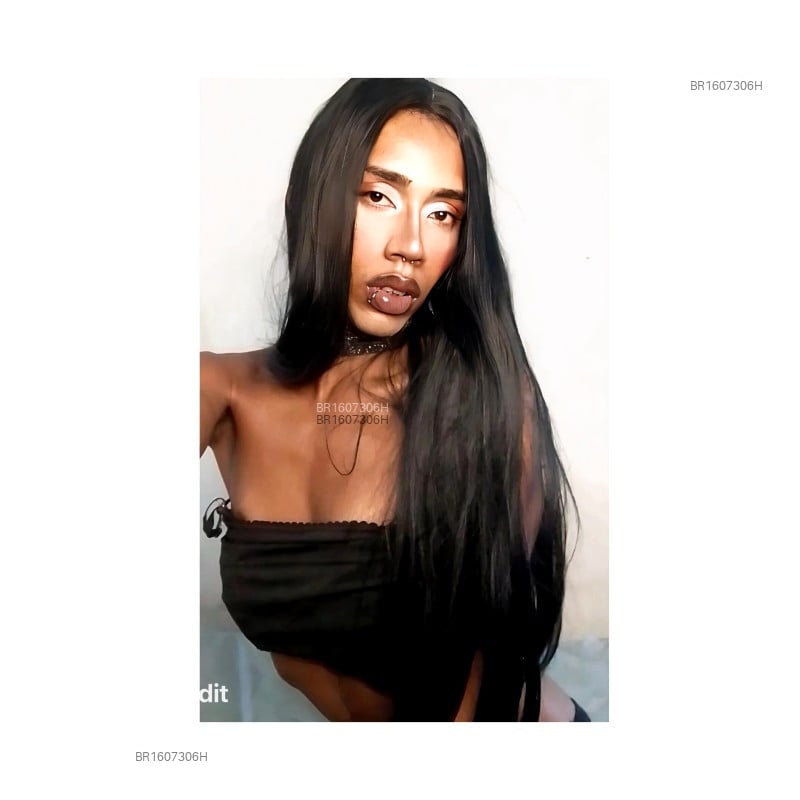 Acompanhante Olivia - Feed