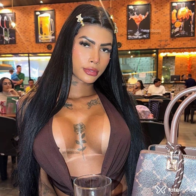 Acompanhante Morena - Feed