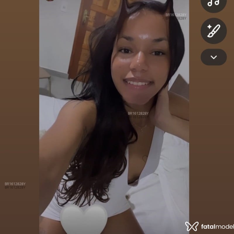 Acompanhante Shelen - Feed