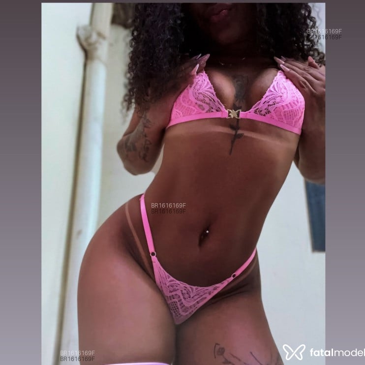Acompanhante Myrella Santos - Feed