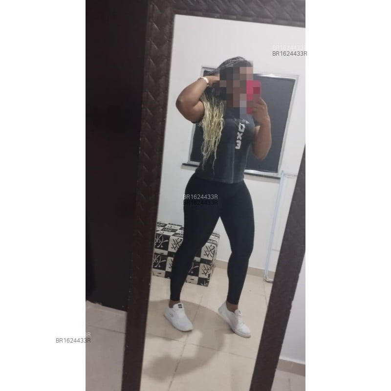 Acompanhante Preta - Feed