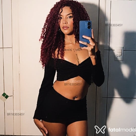 Acompanhante Babi - Feed