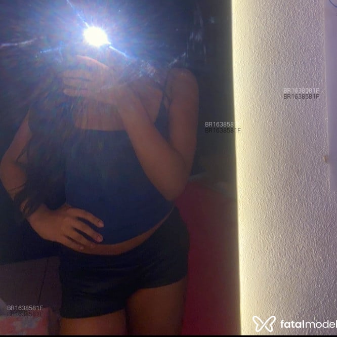 Acompanhante Pequenina Vips - Feed