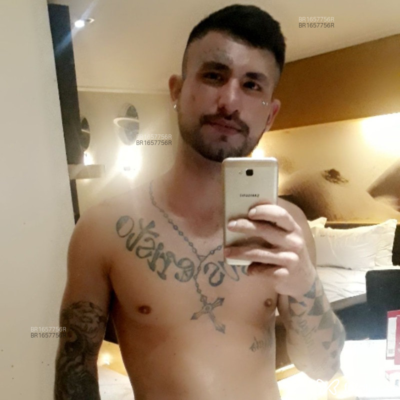 Garoto de Programa Mestiço tatoado em Londrina