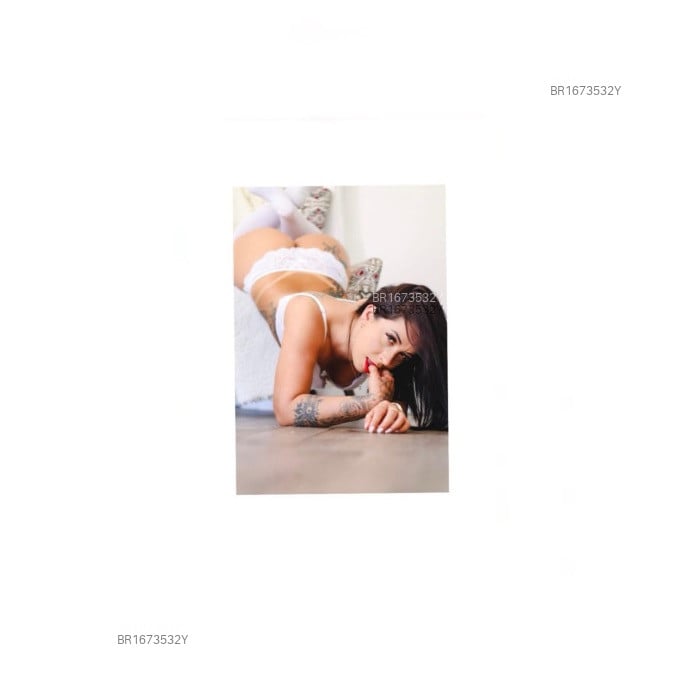 Acompanhante Emily Martini - Feed