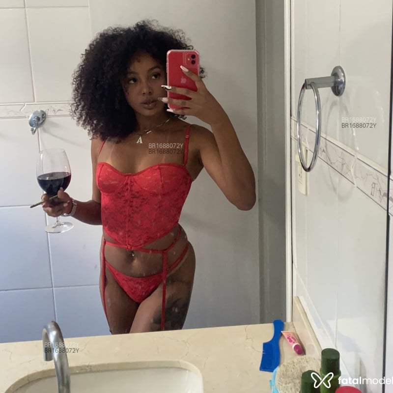 Acompanhante Ebony - Feed