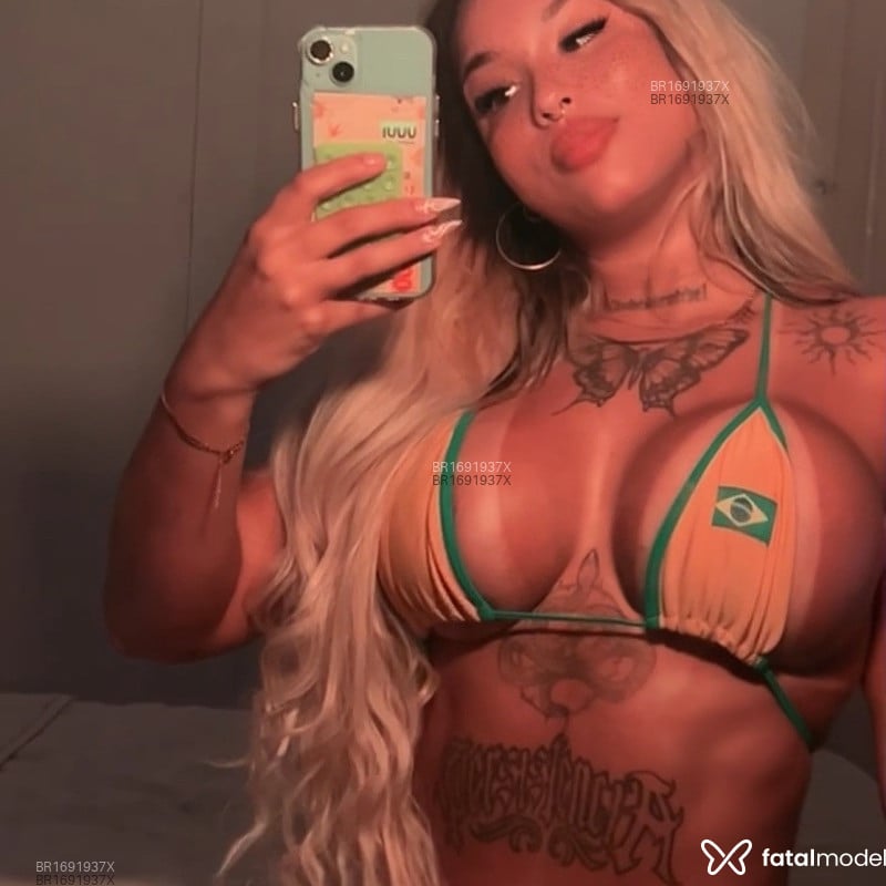 Acompanhante Isis Ferrari - Feed