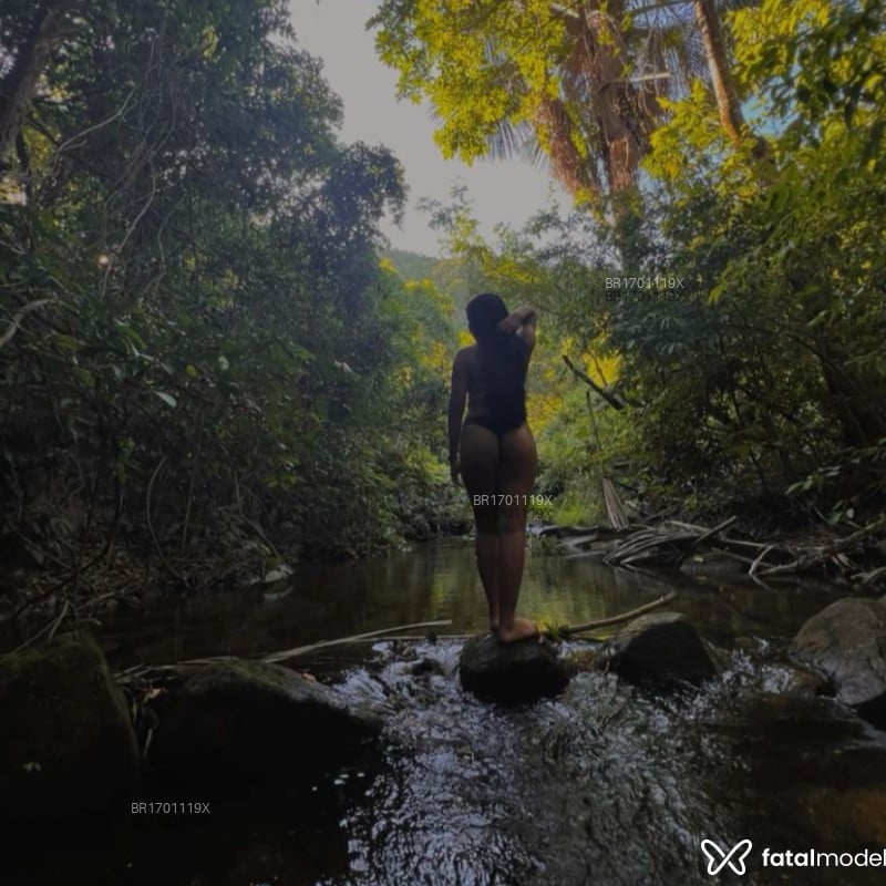 Acompanhante Camila - Feed