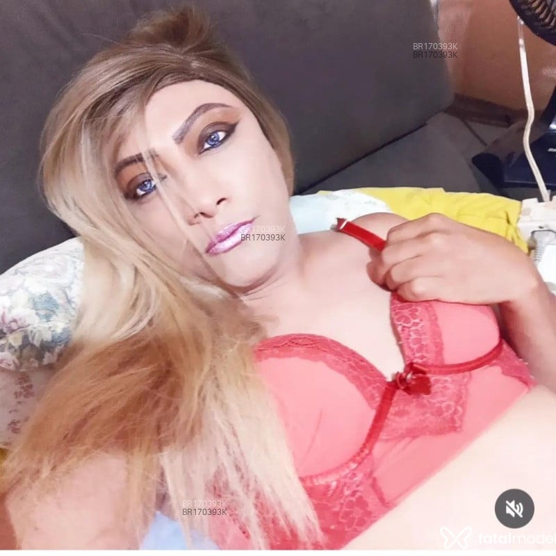 Acompanhante Leê camaleão - Feed