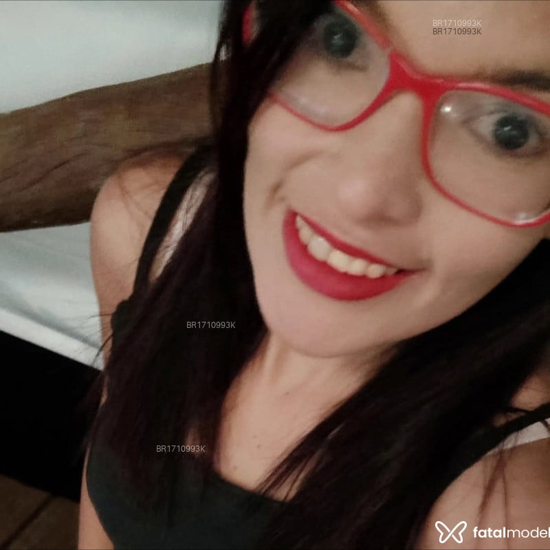 Acompanhante Pekena - Feed
