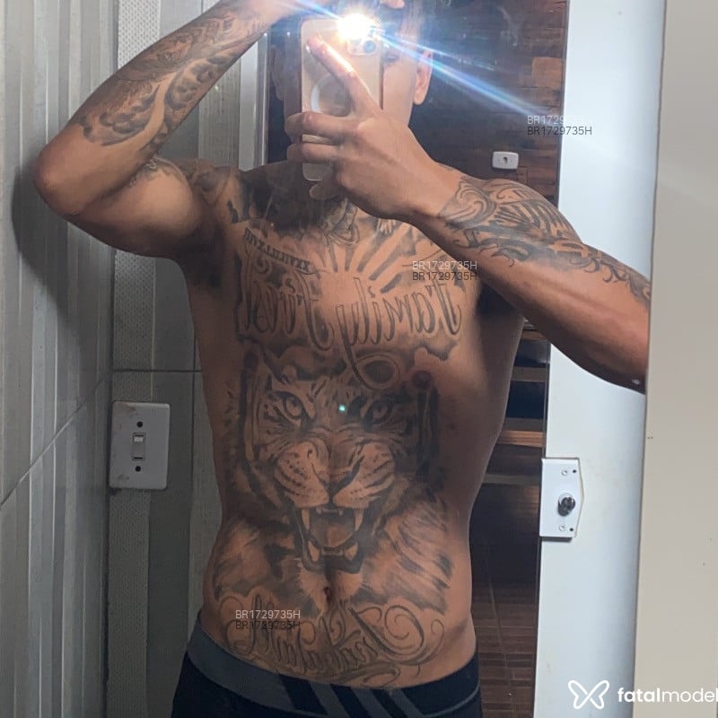 Acompanhante Calvin Klein - Feed