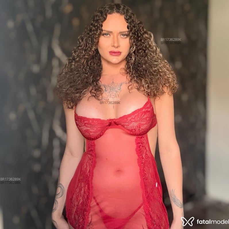 Acompanhante Suellen Colucci - Feed