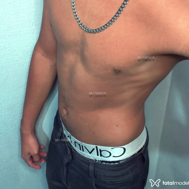 Acompanhante Henrique - Feed