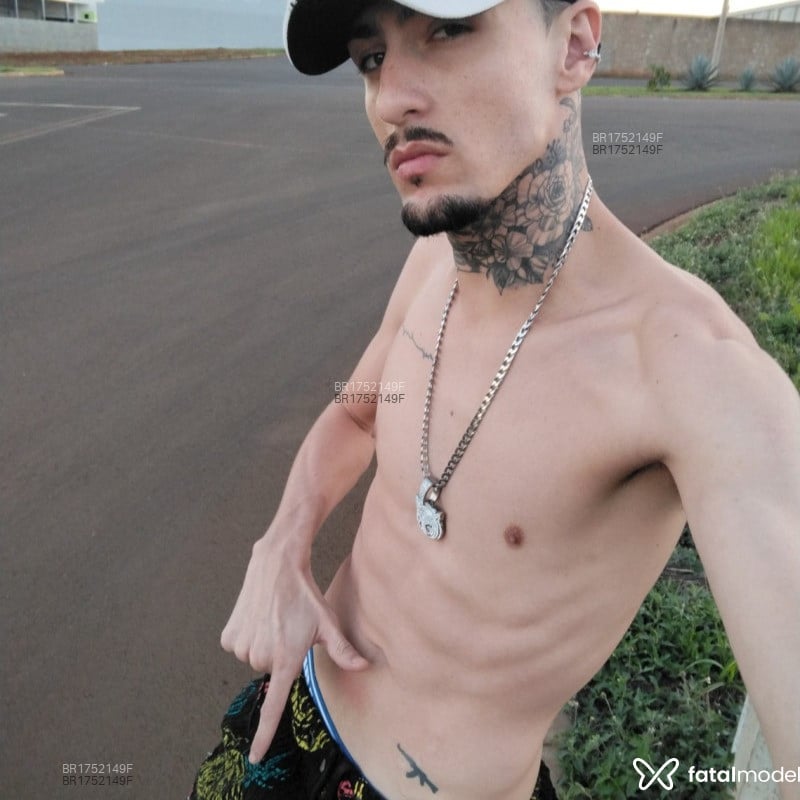 Acompanhante Henrique - Feed