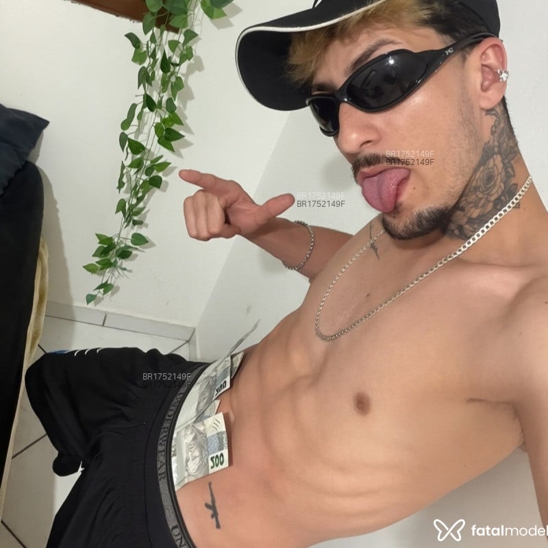 Acompanhante Henrique - Feed