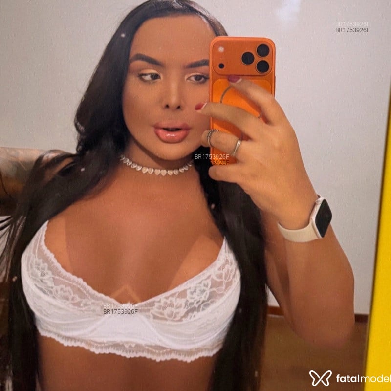 Acompanhante Emily Suzuki - Feed