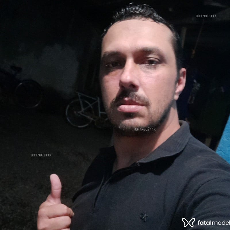 Acompanhante Roberto - Feed