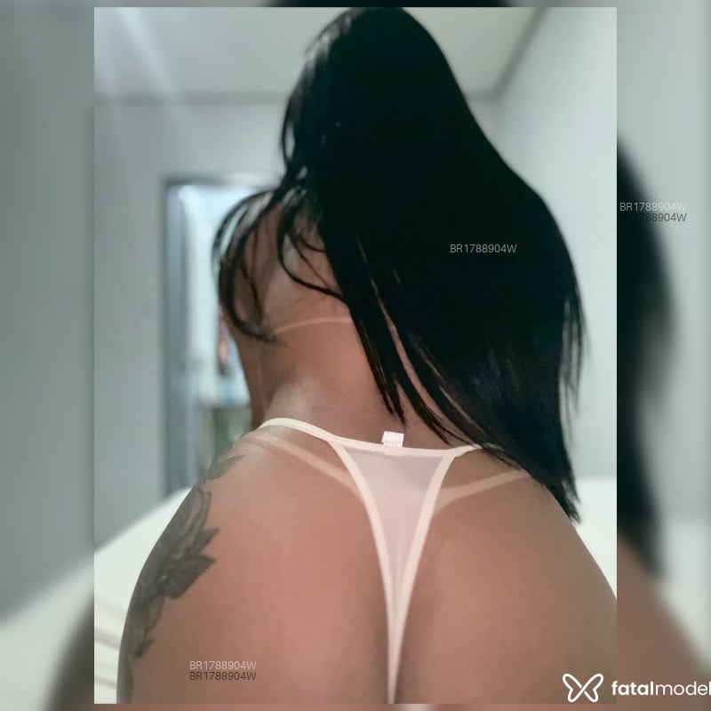 Acompanhante Ísis Corrêa - Feed