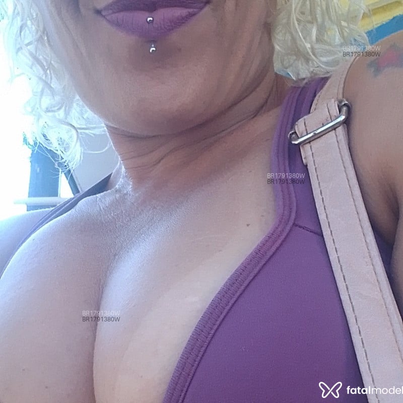 Acompanhante Jackloira - Feed
