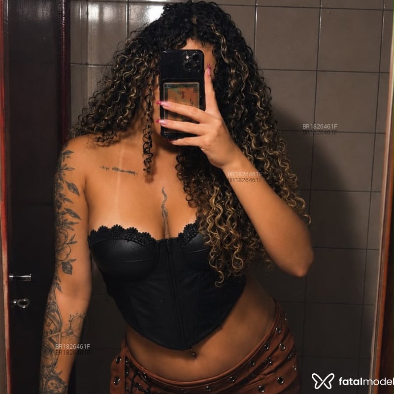Acompanhante Melanie - Feed