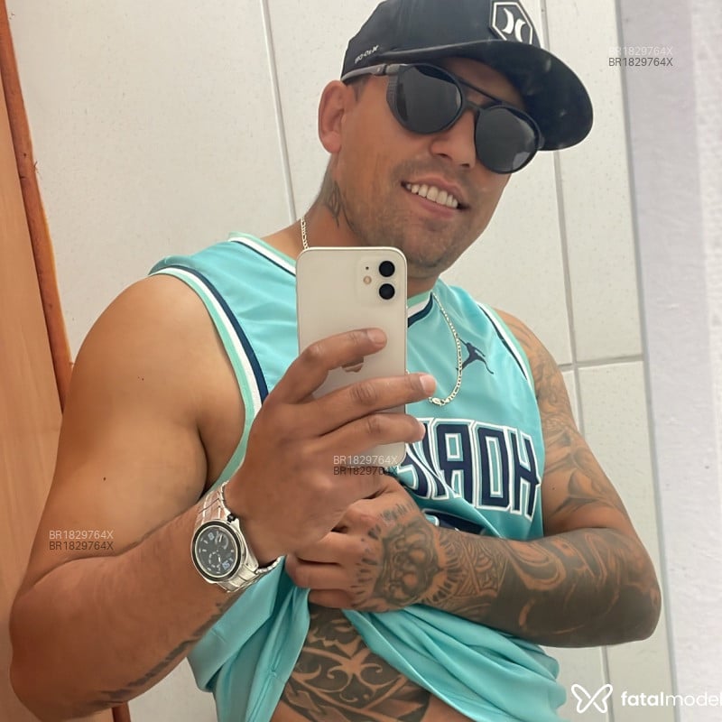 Acompanhante Henrique - Feed